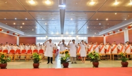 争做新时代医生精神的践行者