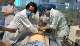 内一科医护人员组织应急演练