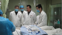 院领导到院区进行节前巡查与慰问