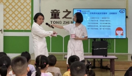 开平市牙病防治中心2025年公益行：局部涂氟+窝沟封闭+健康宣教 守护儿童口腔健康